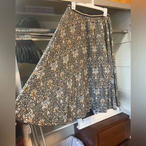 Flowy mid-calf skirt